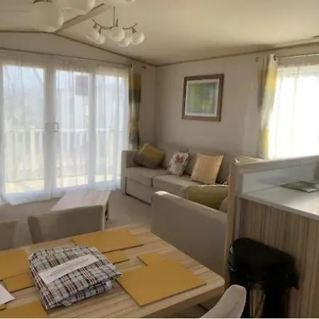 Remarkable 2-bed Holiday Near Carlisle * كارلايل